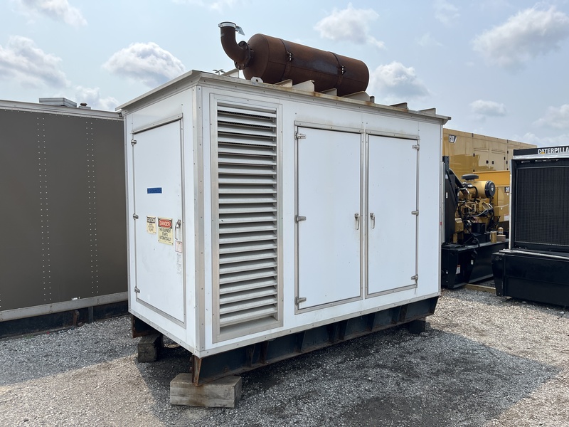 300 KW Caterpillar #C9, diesel generator set, 277/480 Volts, 418 hours, 1800 RPM, EPA Tier 1, weatherproof - Image 2