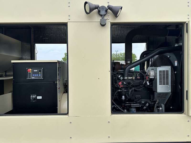 200 KW Kohler #200REOZJF, diesel generator set, 277/480 Volts, 108 hours, 315 HP @ 1800 RPM, John Deere - Image 4