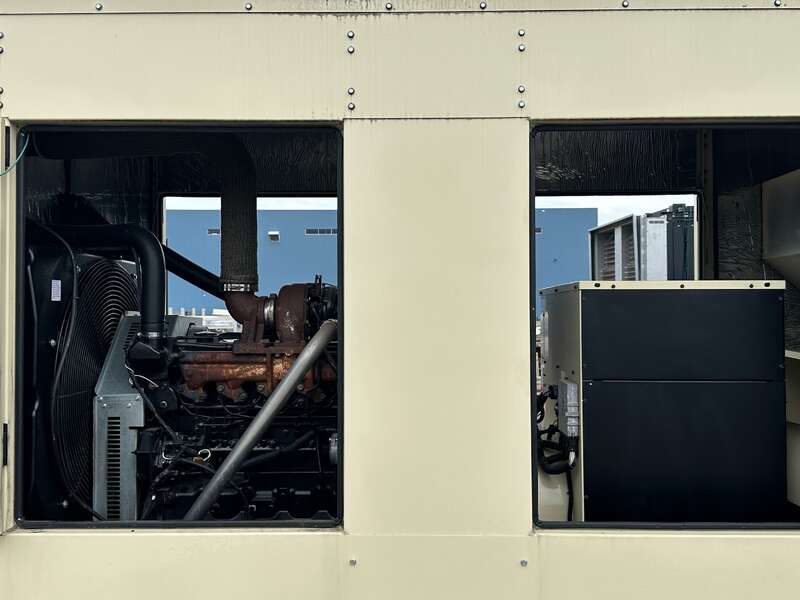 200 KW Kohler #200REOZJF, diesel generator set, 277/480 Volts, 108 hours, 315 HP @ 1800 RPM, John Deere - Image 6