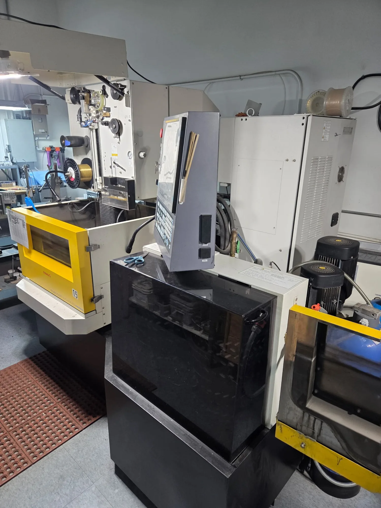 Fanuc #Robocut-a-C400iB, Wire Electrical Discharge Machine, 15.7" X, 11.8" Y, 10.2" Z, 2.36" x 2.36" U/V - Image 5