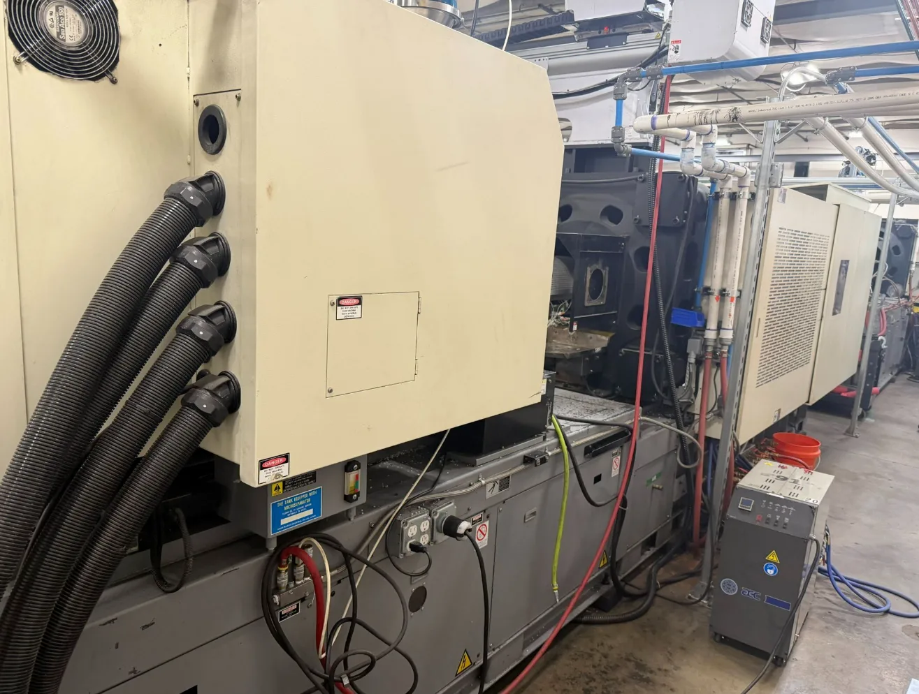397 Ton, 26 oz., Nissei #NEX360IV-100LE, All Electric Injection Molder, 41.5" x 41.5" platens, 28.9" tie - Image 4