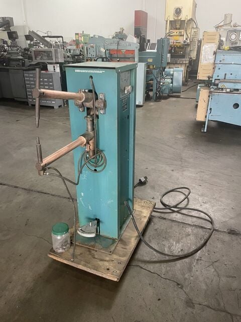 10 KVA Western Arctronics, Rocker Arm Spot Welder, 24" arms, water cooled, foot operated - Image 2