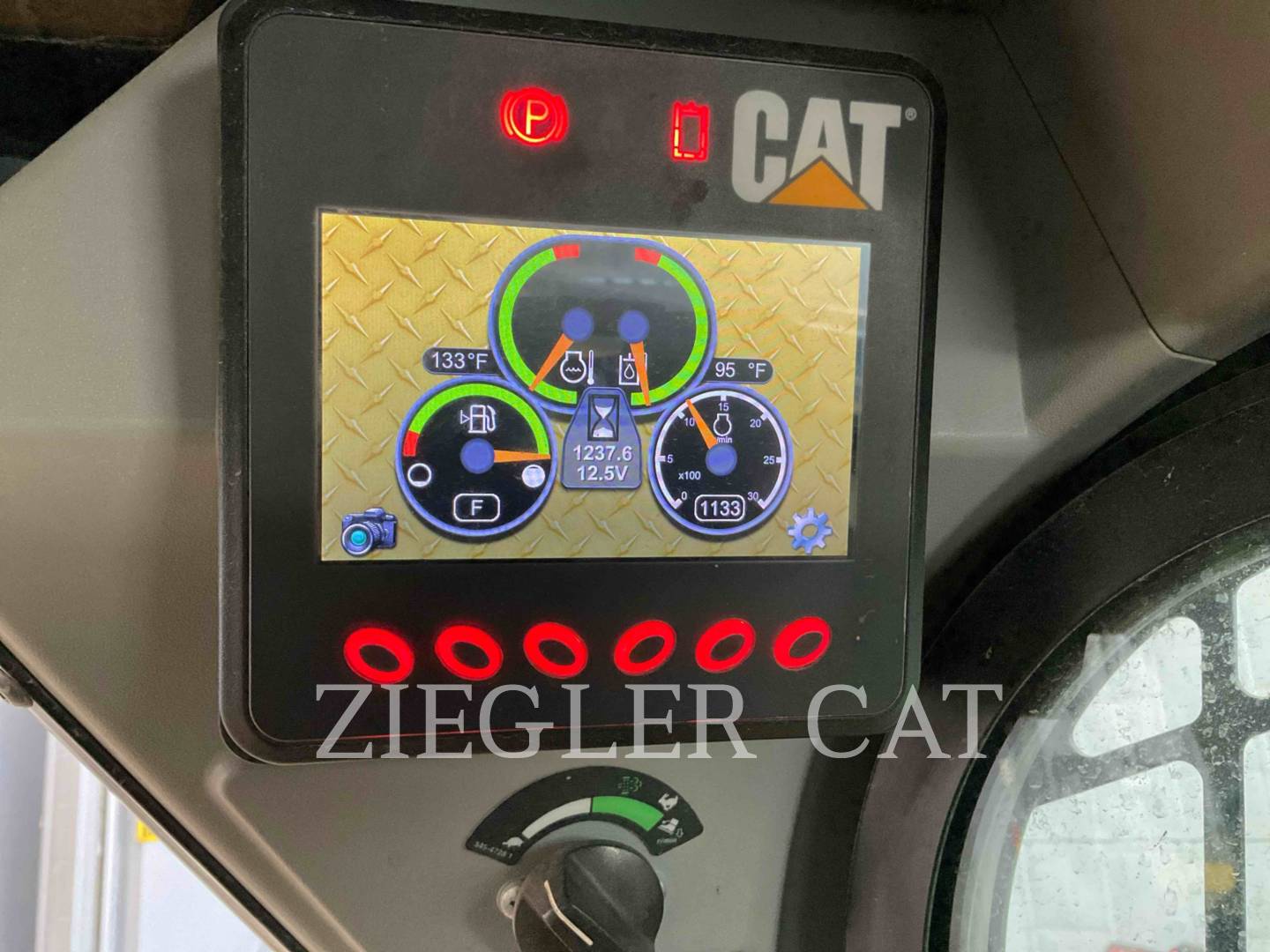 Cat 236D, Skid Steer Loader, 1237 hours, S/N: BGZ01881, 2015 - Image 5
