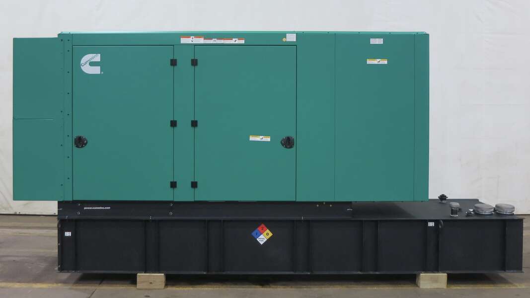 200 KW Cummins #QSB7-G5-NR3, diesel generator set, 277/480 Volts, 3-phase, 324 HP @ 1800 RPM, Tier 3, sound - Image 1