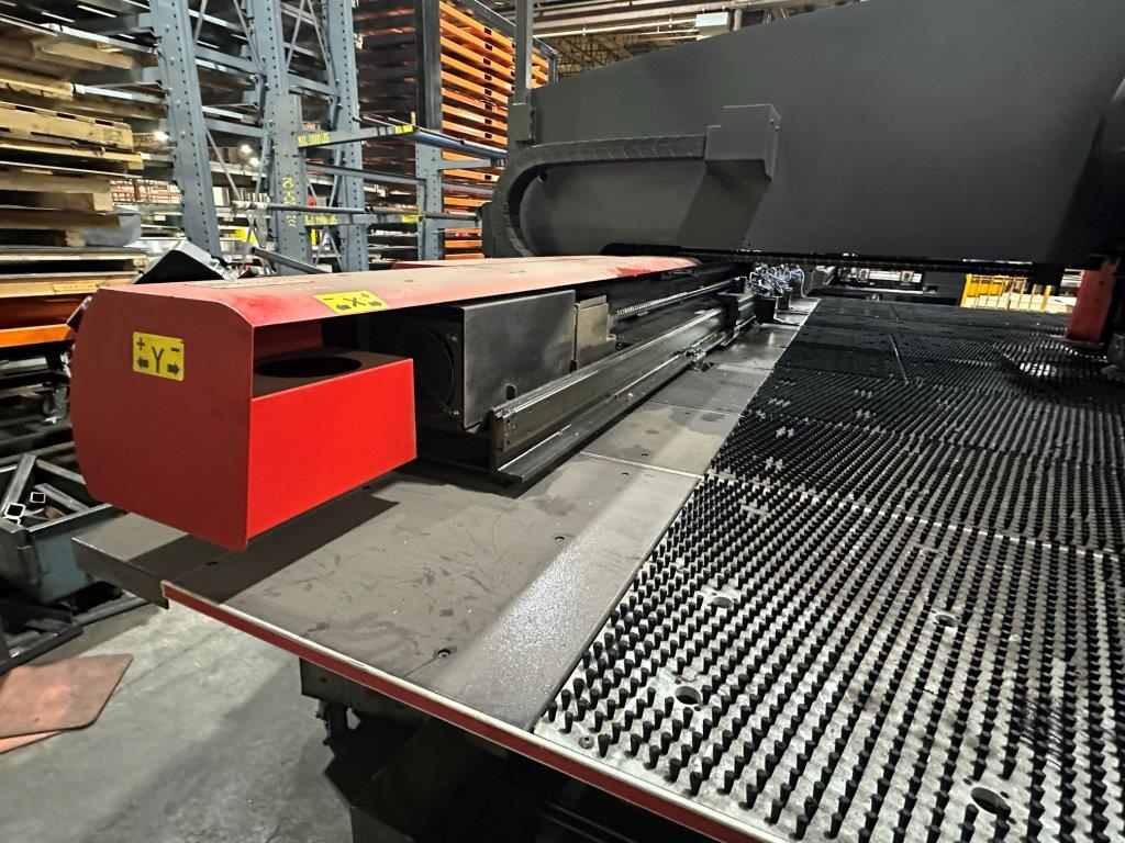 22 Ton, Amada #EM-2510NT, servo driven turret punch, 50" x 196" sheet, 2006 - Image 6