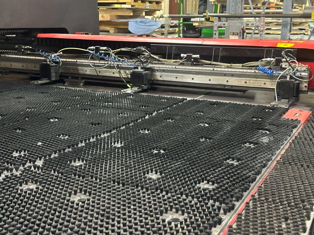22 Ton, Amada #EM-2510NT, servo driven turret punch, 50" x 196" sheet, 2006 - Image 9