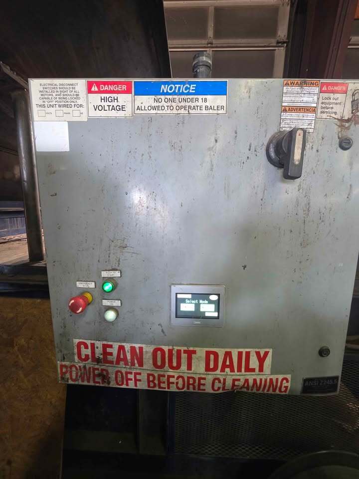 Max-Pak #HCE60FE-308NR, Horizontal Baler, 2017 - Image 4