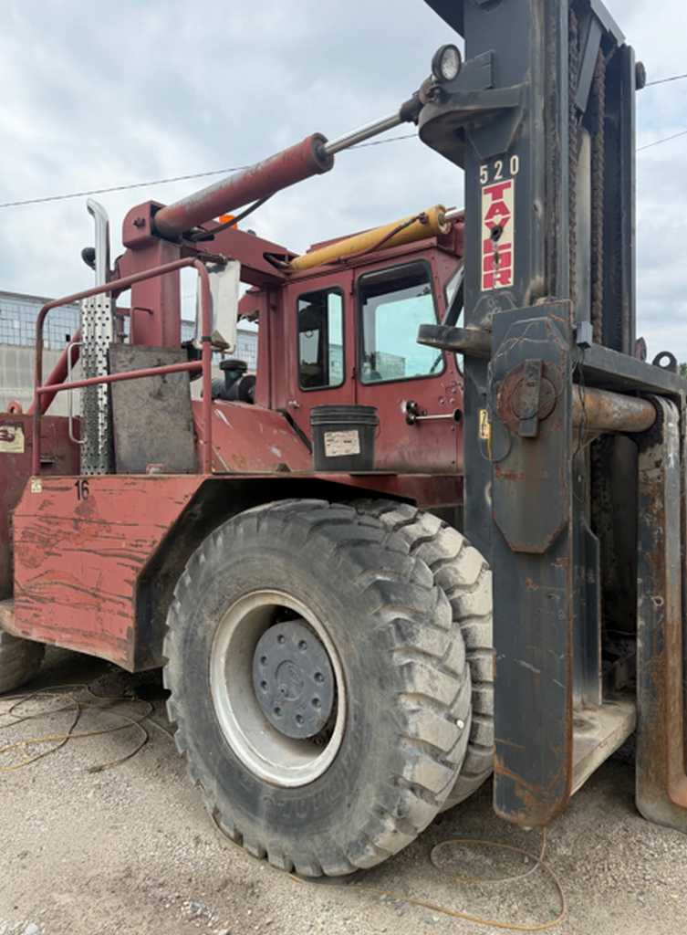 52000 lb. Taylor #Y-52-WOS, forklift truck, pneumatic tires, Detroit Diesel engine, 2-stage mast - Image 1