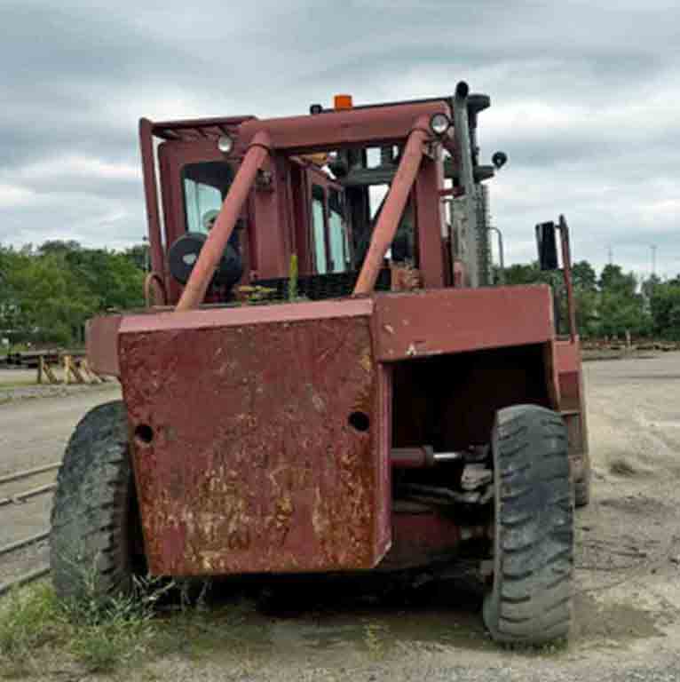 52000 lb. Taylor #Y-52-WOS, forklift truck, pneumatic tires, Detroit Diesel engine, 2-stage mast - Image 3