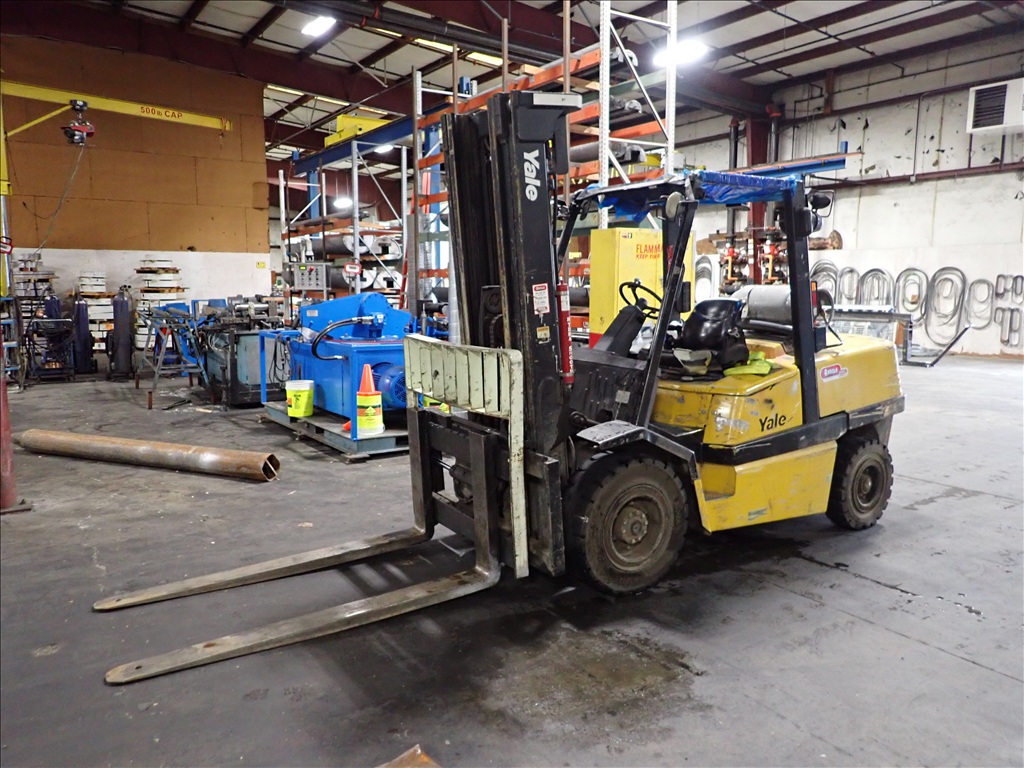 9,100 lb. Yale #GLP120MJNGBE105, cushion tire forklift, propane, 214" 3-stage mast, side shift, 6' forks, 2004 - Image 1