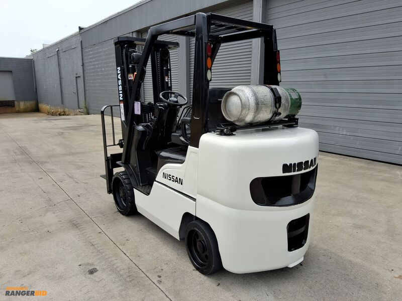 7,000 LB Nissan #MCUG1F2F36LV, Propane Forklift, 177" lift height, 42" forks, 3 stage mast, side shift, 4611 - Image 1