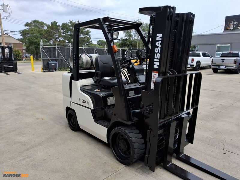 7,000 LB Nissan #MCUG1F2F36LV, Propane Forklift, 177" lift height, 42" forks, 3 stage mast, side shift, 4611 - Image 3