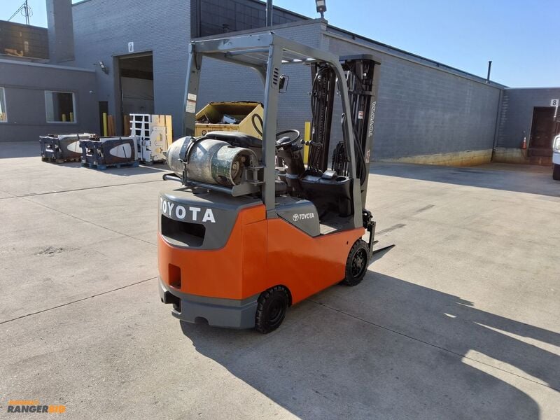 3,500 LB Toyota #8FGCU18, Propane Forklift, 189" lift height, 42" forks, 3 stage mast, side shift, 18226 hours - Image 2