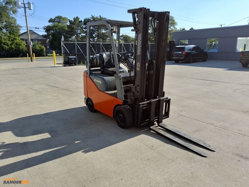 3,500 LB Toyota #8FGCU18, Propane Forklift, 189" lift height, 42" forks, 3 stage mast, side shift, 18226 hours - Image 3