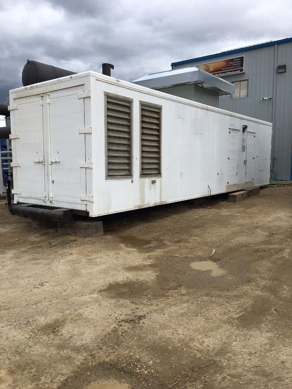 1720 KW MWM #TBG-620, Natural gas generator set, 480 Volts, Deutz TBG 620 V16 engine, 2002 - Image 1