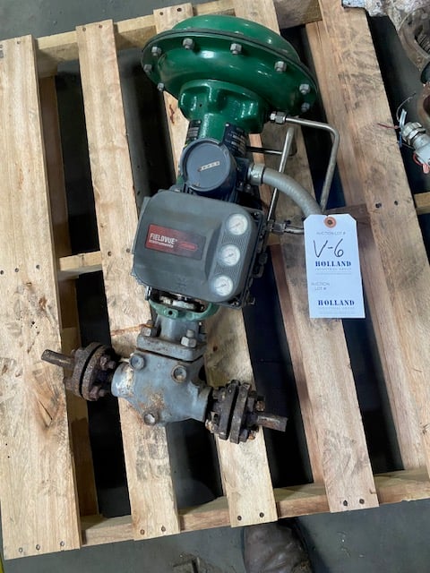 Fisher, Control Valve, Size 30 actuator, 7-15 bench set, 3/4" travel, 3-15 psi operating range - Image 1
