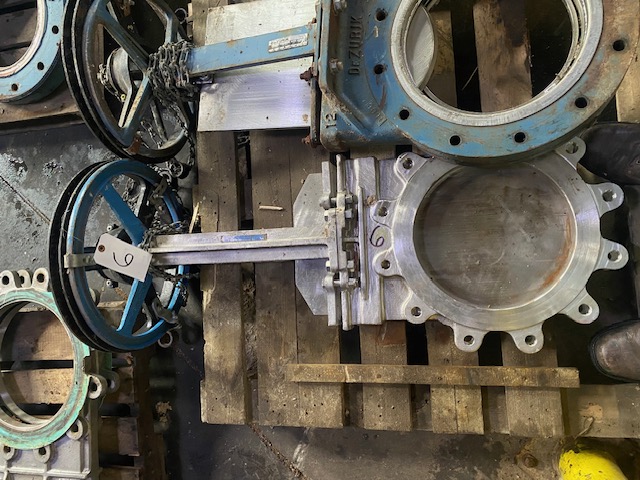 12" Velan, Manual Slide Gate Valve, T-316 Stainless Steel - Image 1