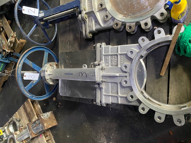 16" FNW, Manual Slide Gate Valve, T-316 Stainless Steel - Image 1