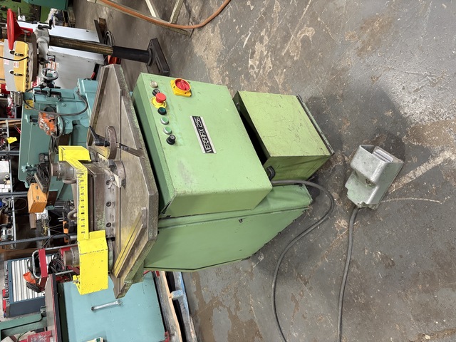 10" x 10" Versafix #256, Hydraulic Corner Notcher, 5/32" capacity, 30°-140° notching angle, 50 SPM, 4 HP - Image 2