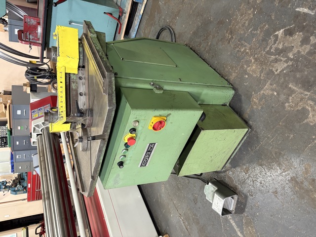 10" x 10" Versafix #256, Hydraulic Corner Notcher, 5/32" capacity, 30°-140° notching angle, 50 SPM, 4 HP - Image 3