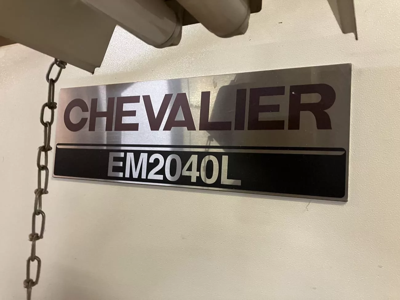 Chevalier #EM2040L, CNC Vertical Machining Center, 40.1" X, 20.8" Y, 20" Z, 10,000 RPM, CAT 40, 24 automatic - Image 2