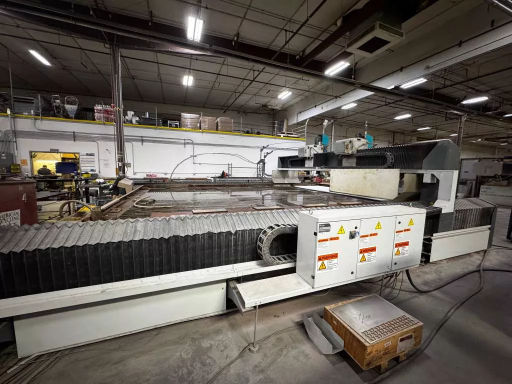 Flow #Mach-500-4060, CNC Waterjet, 13.6' x 20' table, 100 HP Hyperjet pump, 94,000 PSI, dual 5-axis taper - Image 6