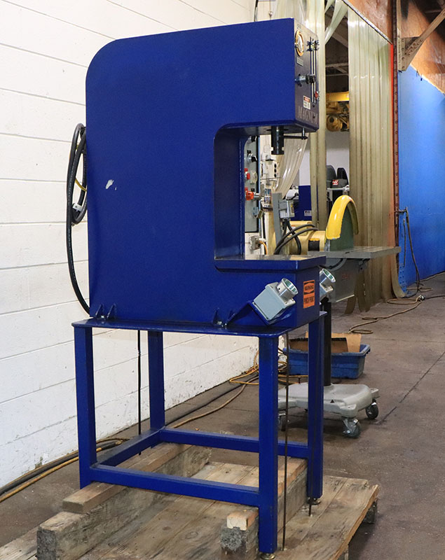 6.1 Ton, Magnum #HBM-6A, hydraulic C-frame press, 7" stroke, 14" daylight, 10" throat, 24" x20" bed, adj. - Image 4