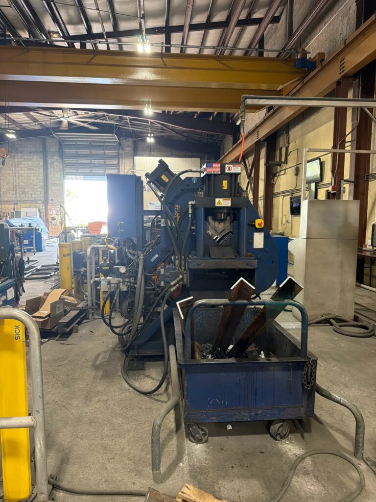 Peddinghaus #Ocean-Clipper-APDS-613/1B, CNC angle line, 6" x 6" x 5/8", 75 ton punch, 100 ton shear, Siemens - Image 9