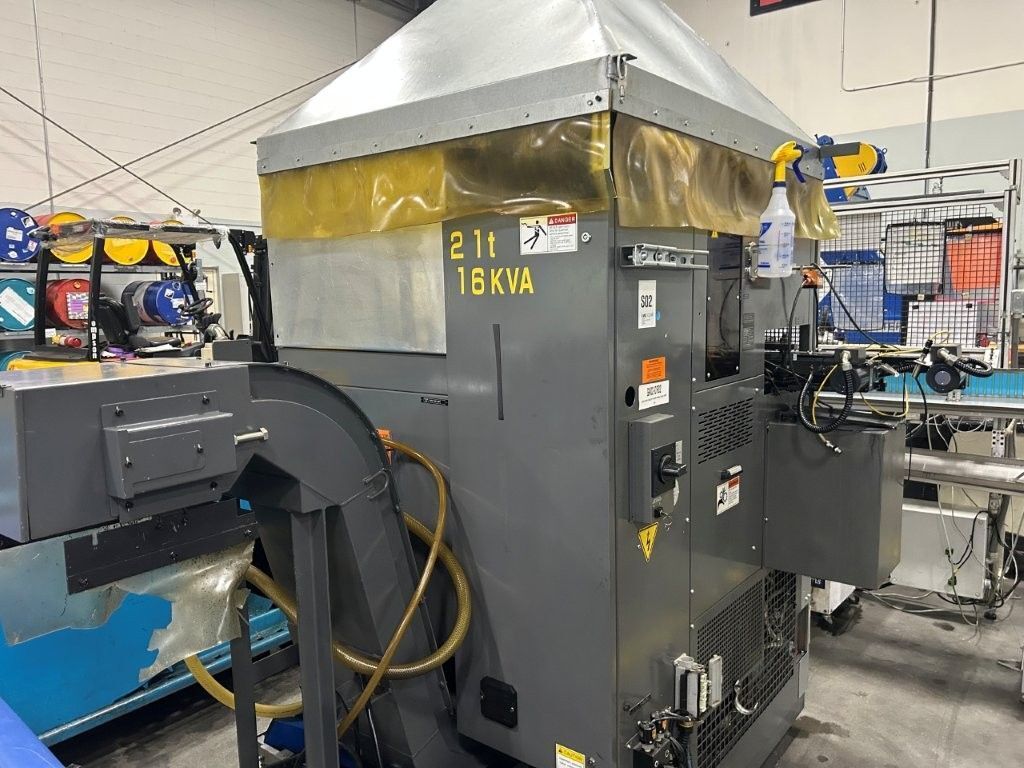 Takamaz #XC-100, CNC lathe, Fanuc 0i-TD Control, 7.08" turning diameter, 6" chuck, 1.6" bar, 4500 RPM, 10 HP - Image 6