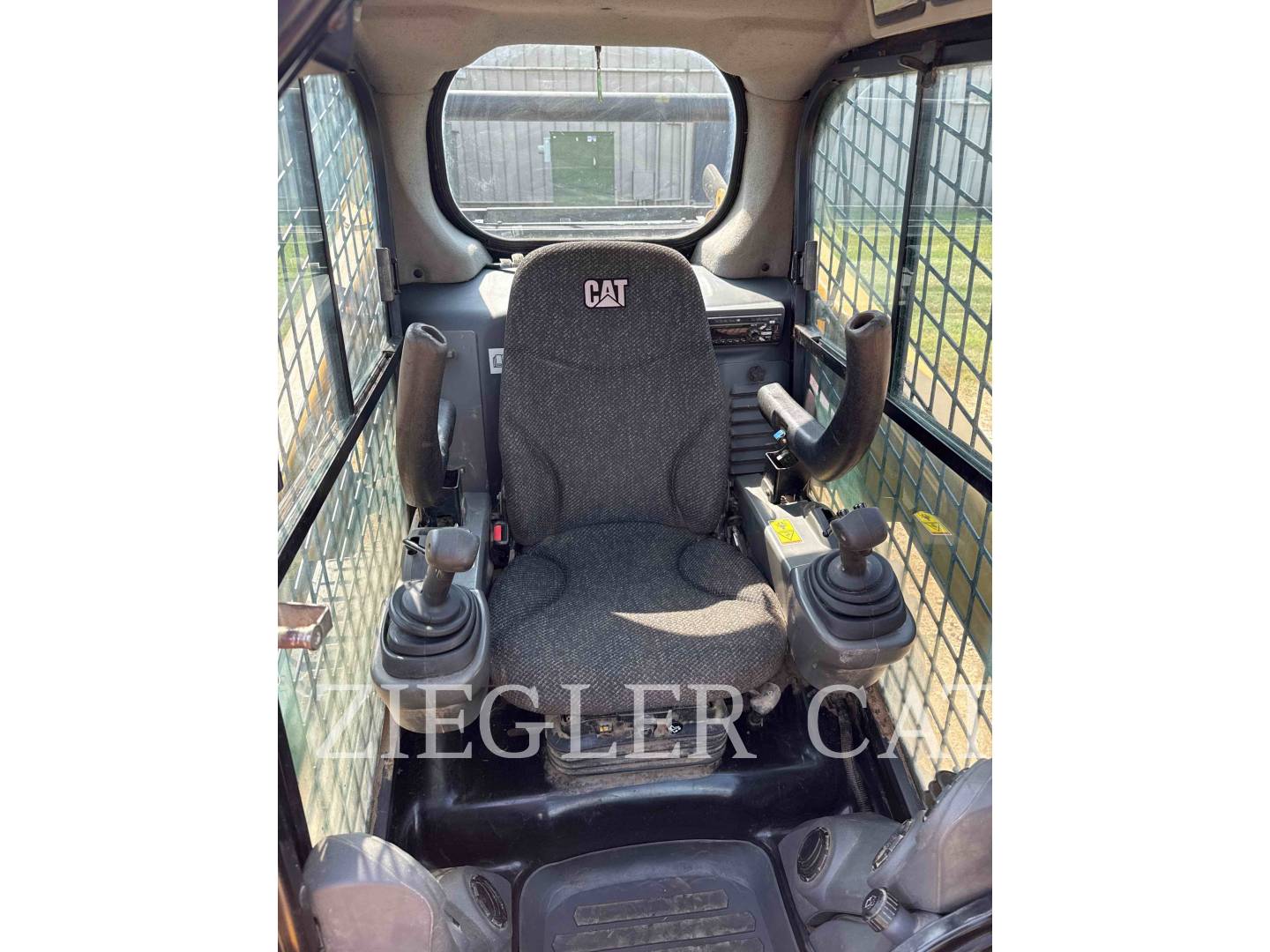 Cat 242D, Skid Steer Loader, 4269 hours, S/N: DZT00256, 2014 - Image 6