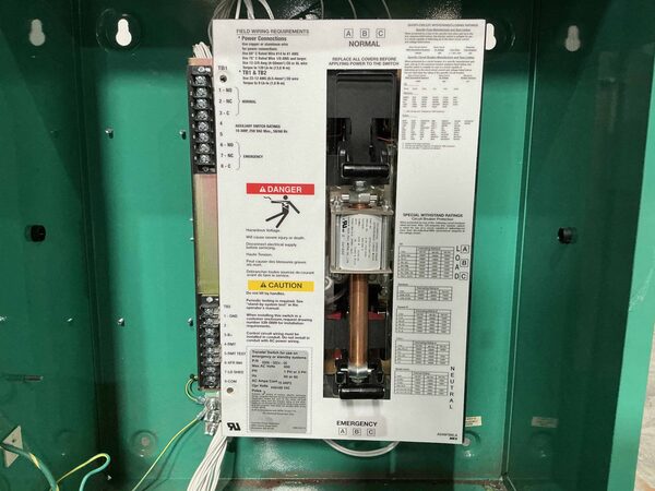 70 Amp. Cummins #OTPCA-1777391, automatic transfer switch, 480 Volts, 3PH, 3-pole, 2017 - Image 3