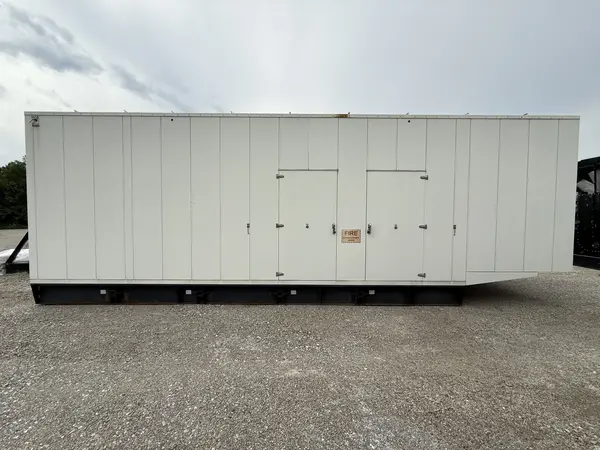 750 KW Caterpillar #C27, Diesel Generator Set, 480 Volts, 1800 RPM, 1375 gallon fuel tank, sound attenuated - Image 1
