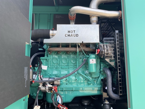 200 KW Cummins #C200D6D, Diesel Generator Set, 120/208 Volts, sound attenuated enclosure, PowerCommand 2.3 - Image 2