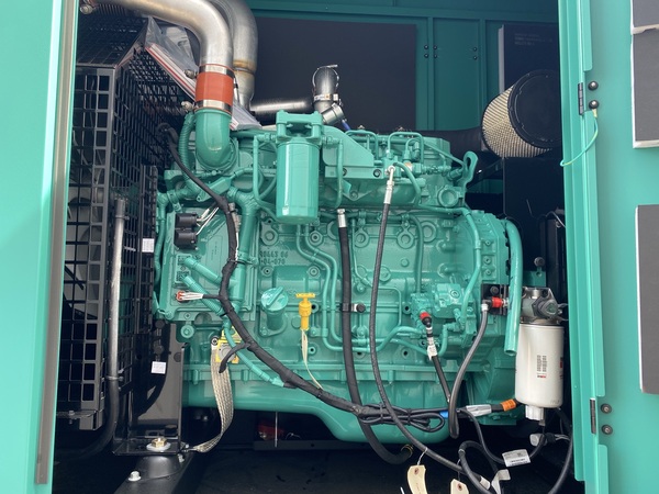 200 KW Cummins #C200D6D, Diesel Generator Set, 120/208 Volts, sound attenuated enclosure, PowerCommand 2.3 - Image 4