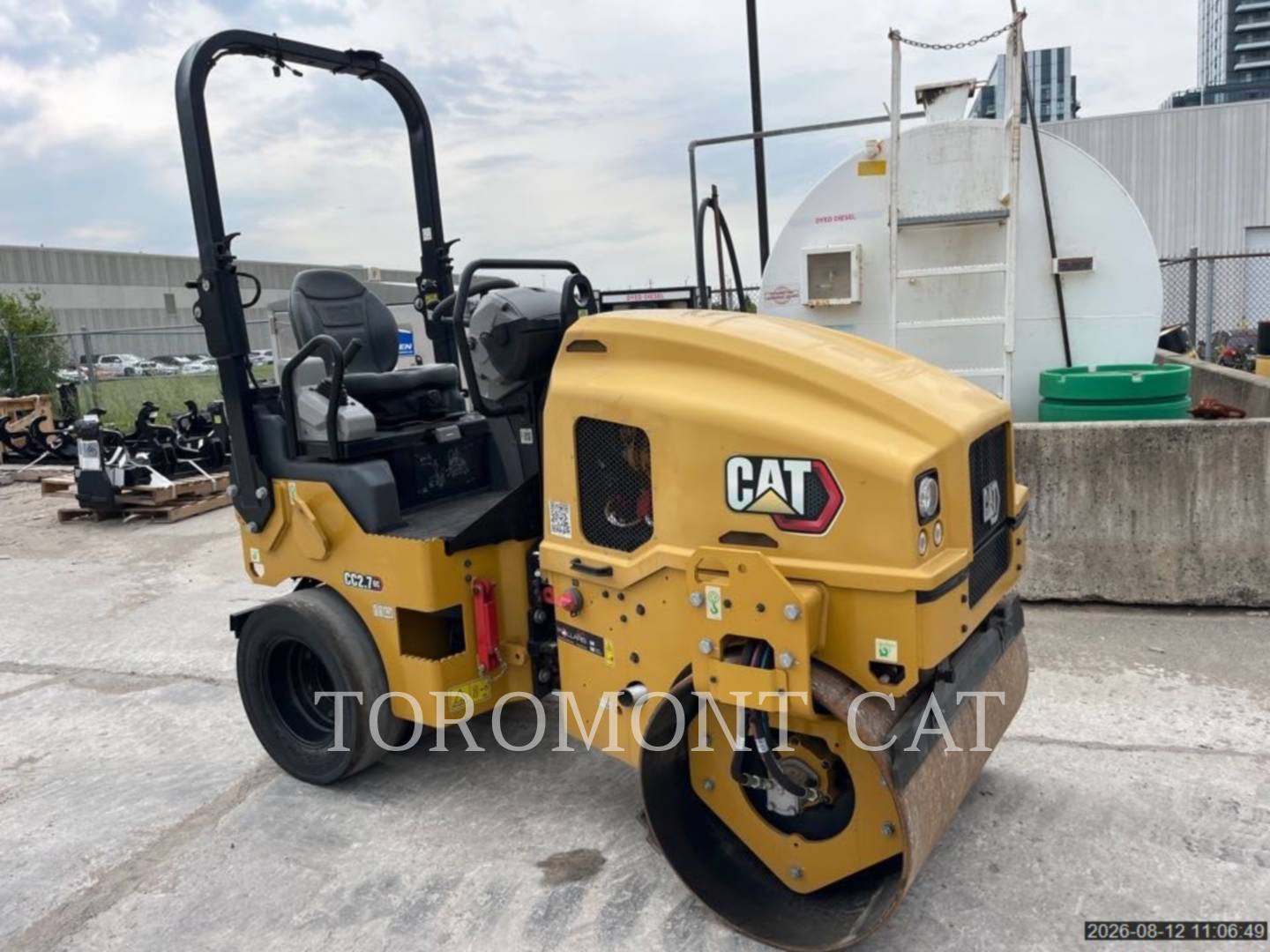 Caterpillar CC2.7-03GC, Pneumatic Tired Compactor, 22 hours, S/N: 2C700111, 2023 - Image 2