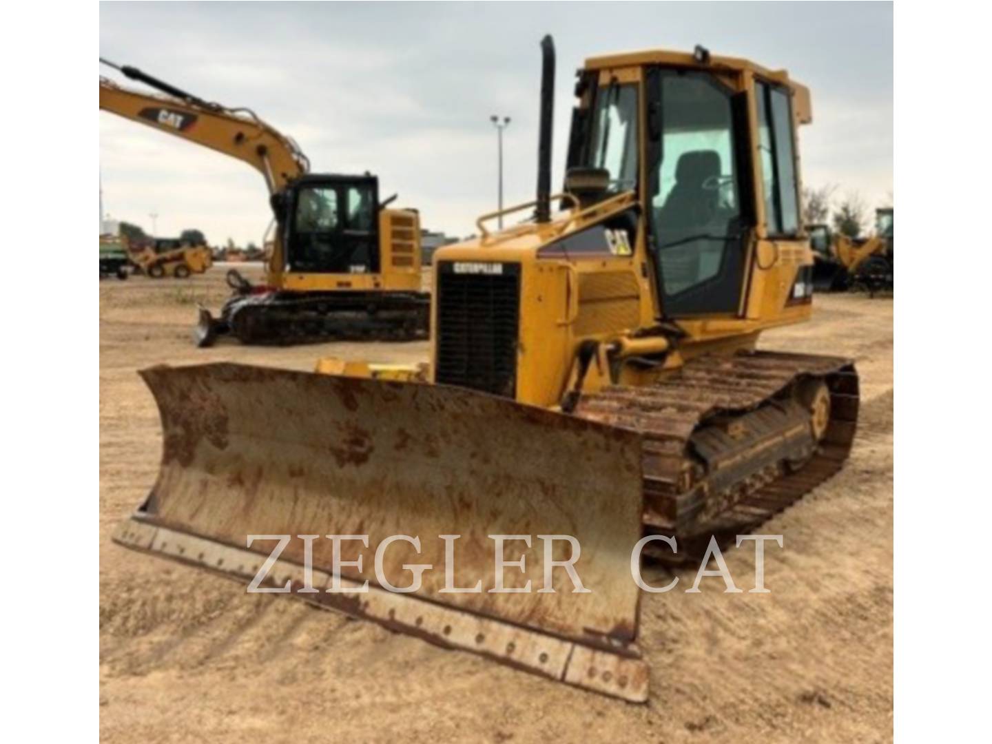 Caterpillar D5G, 6685 hours, S/N: RKG01993, 2005 - Image 1