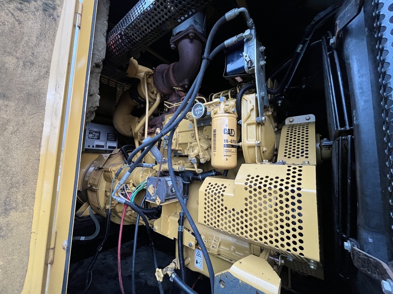 250 KW Caterpillar #3306B, diesel generator set, 120/208 Volts, 3-phase, 450 hours, 1800 RPM, weatherproof - Image 8
