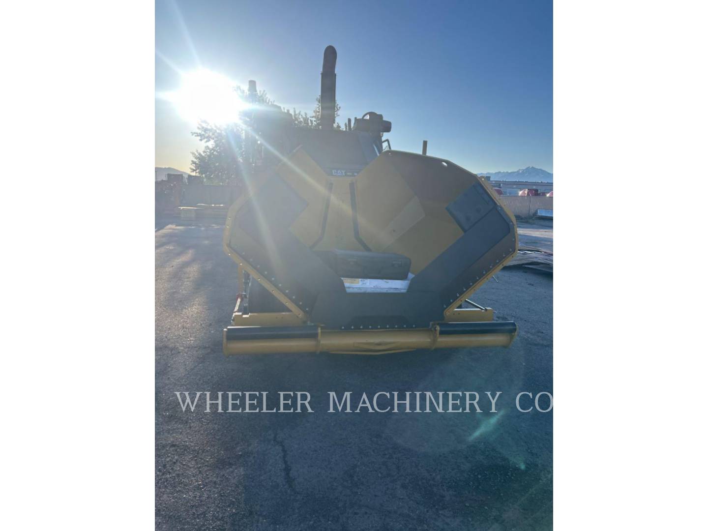 Caterpillar AP655, Asphalt Paver, 57 hours, S/N: R6600326, 2026 - Image 3