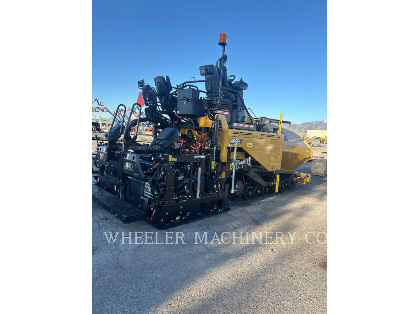 Caterpillar AP655, Asphalt Paver, 57 hours, S/N: R6600326, 2026 - Image 4