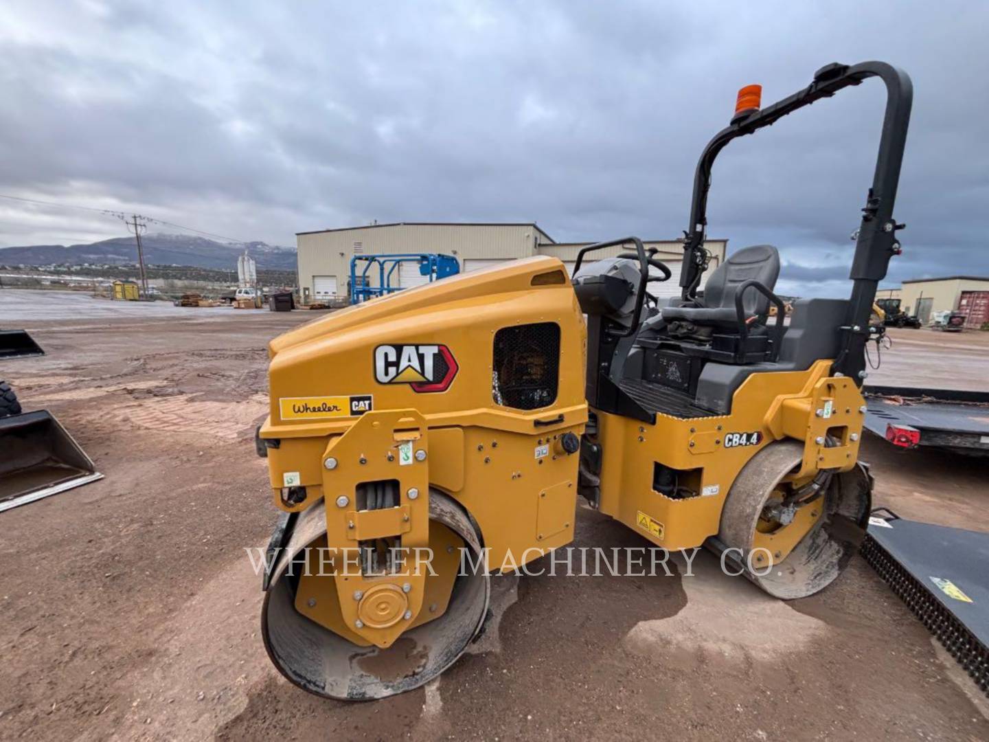 Caterpillar CB4.4, Twin Drum Roller, 260 hours, S/N: 65100486, 2025 - Image 4