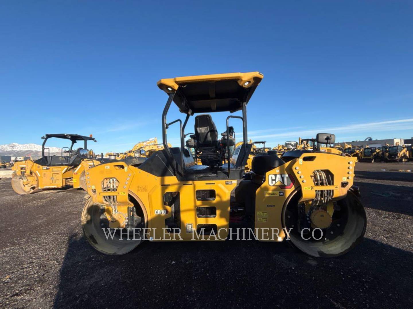 Caterpillar CB10, Twin Drum Roller, 573 hours, S/N: L9R00606, 2024 - Image 1