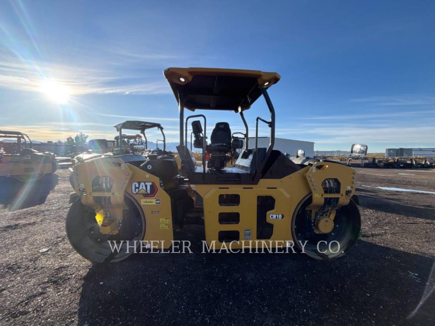 Caterpillar CB10, Twin Drum Roller, 573 hours, S/N: L9R00606, 2024 - Image 2
