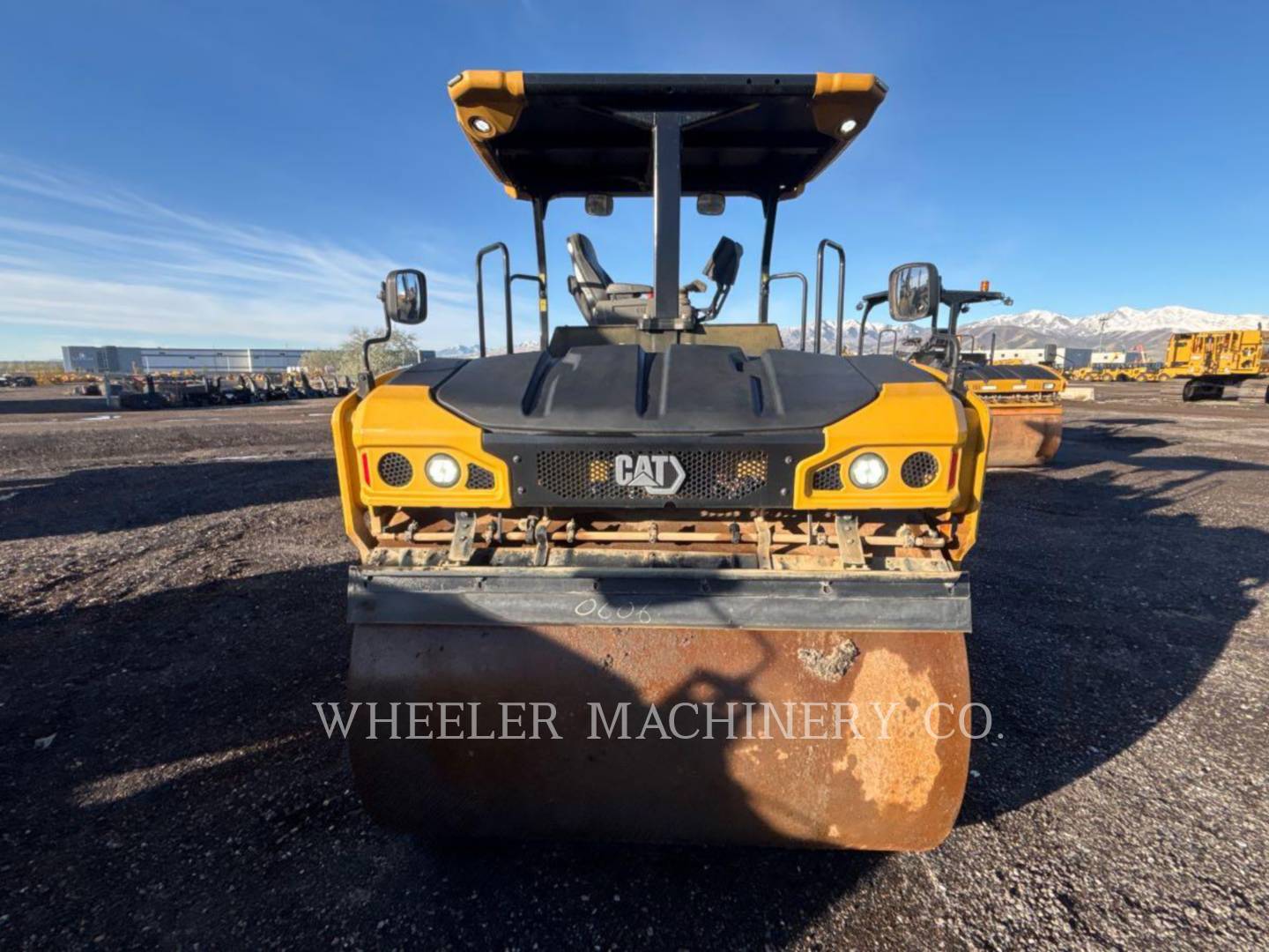 Caterpillar CB10, Twin Drum Roller, 573 hours, S/N: L9R00606, 2024 - Image 3
