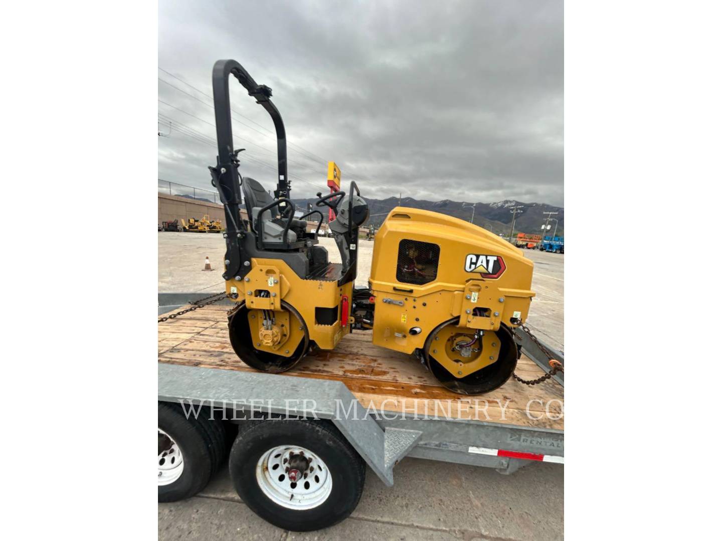 Caterpillar CB2.5 GC, Twin Drum Roller, 465 hours, S/N: 64000289, 2024 - Image 8
