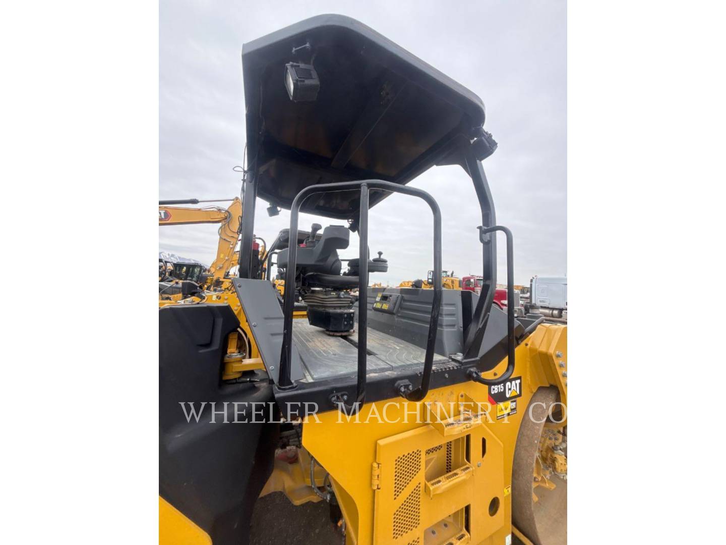 Caterpillar CB15 VV, Twin Drum Roller, 2202 hours, S/N: M9400371, 2021 - Image 5