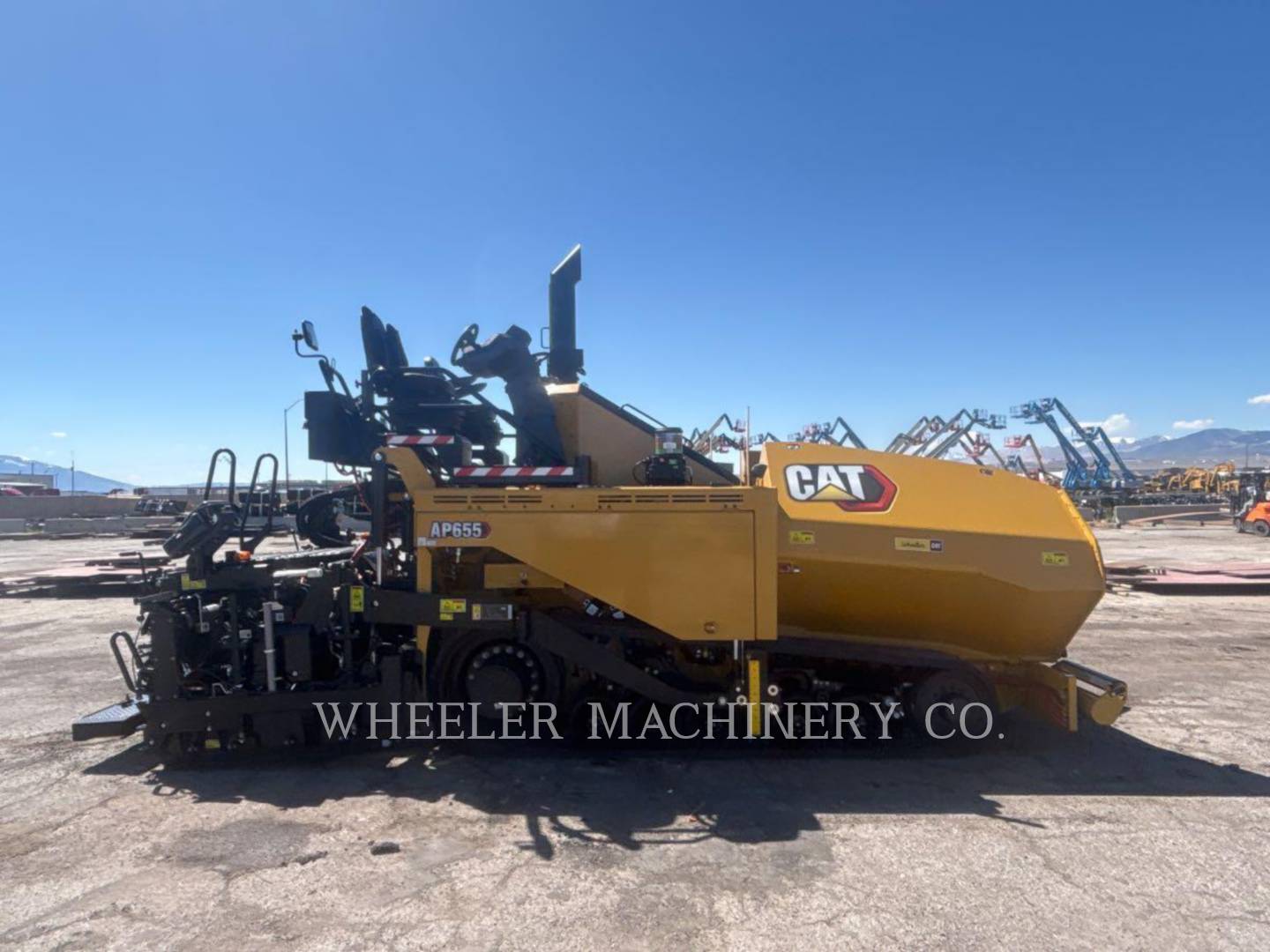 Caterpillar AP655, Asphalt Paver, 199 hours, S/N: R6600316, 2026 - Image 5