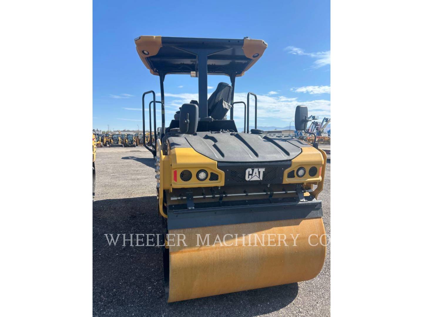 Caterpillar CB7, 57 hours, S/N: M5R01119, 2026 - Image 1