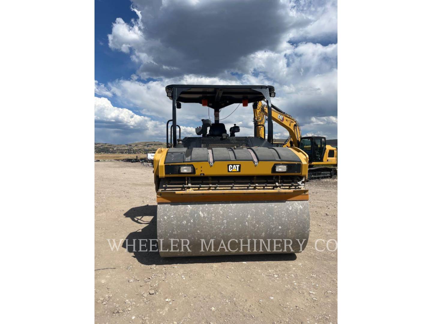 Caterpillar CB15, Twin Drum Roller, 2611 hours, S/N: M9400211, 2019 - Image 3