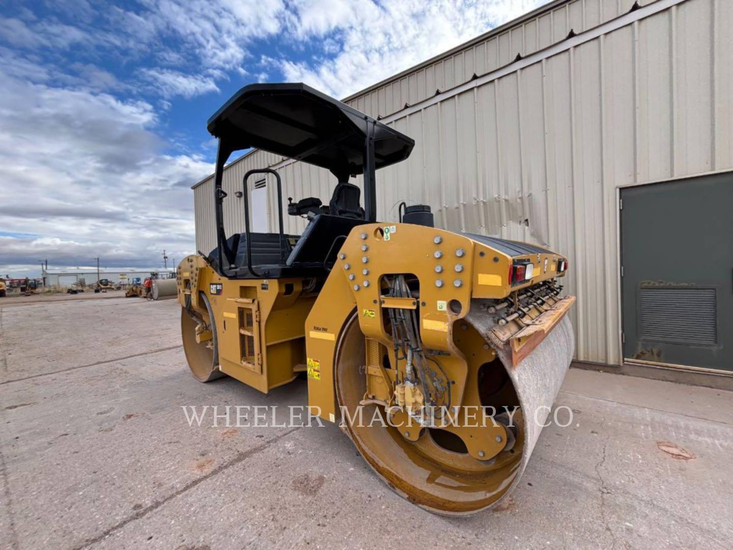 Caterpillar CB13, Twin Drum Roller, 799 hours, S/N: PWP00203, 2018 - Image 4