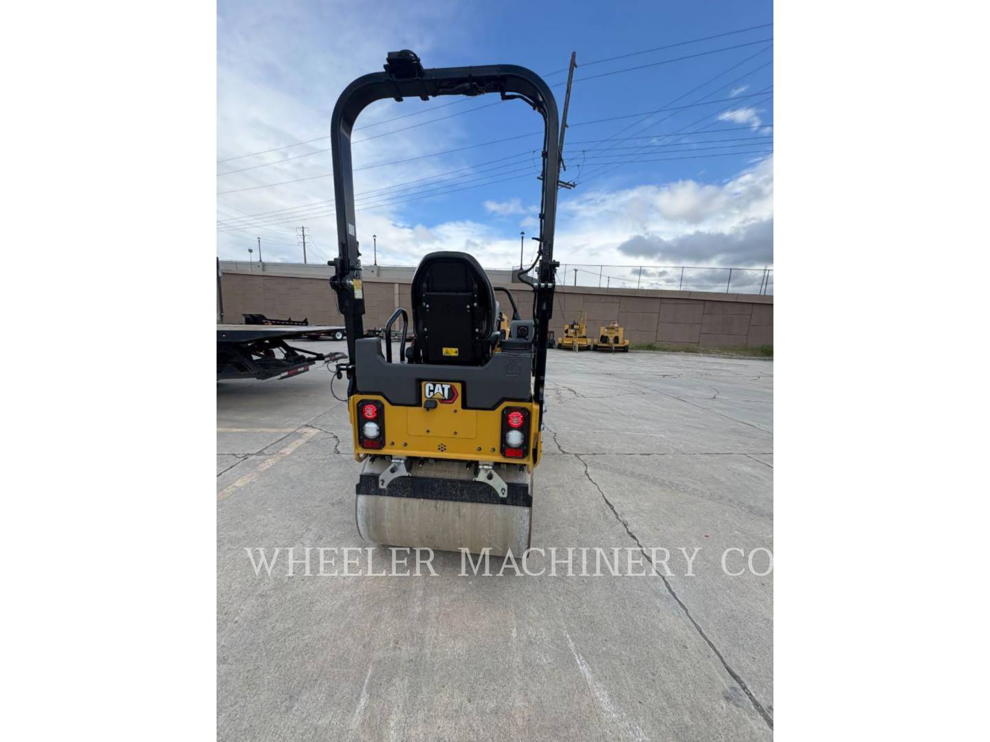 Caterpillar CB2.5 GC, Vibratory Single Drum Smooth, 161 hours, S/N: 64000240, 2023 - Image 4